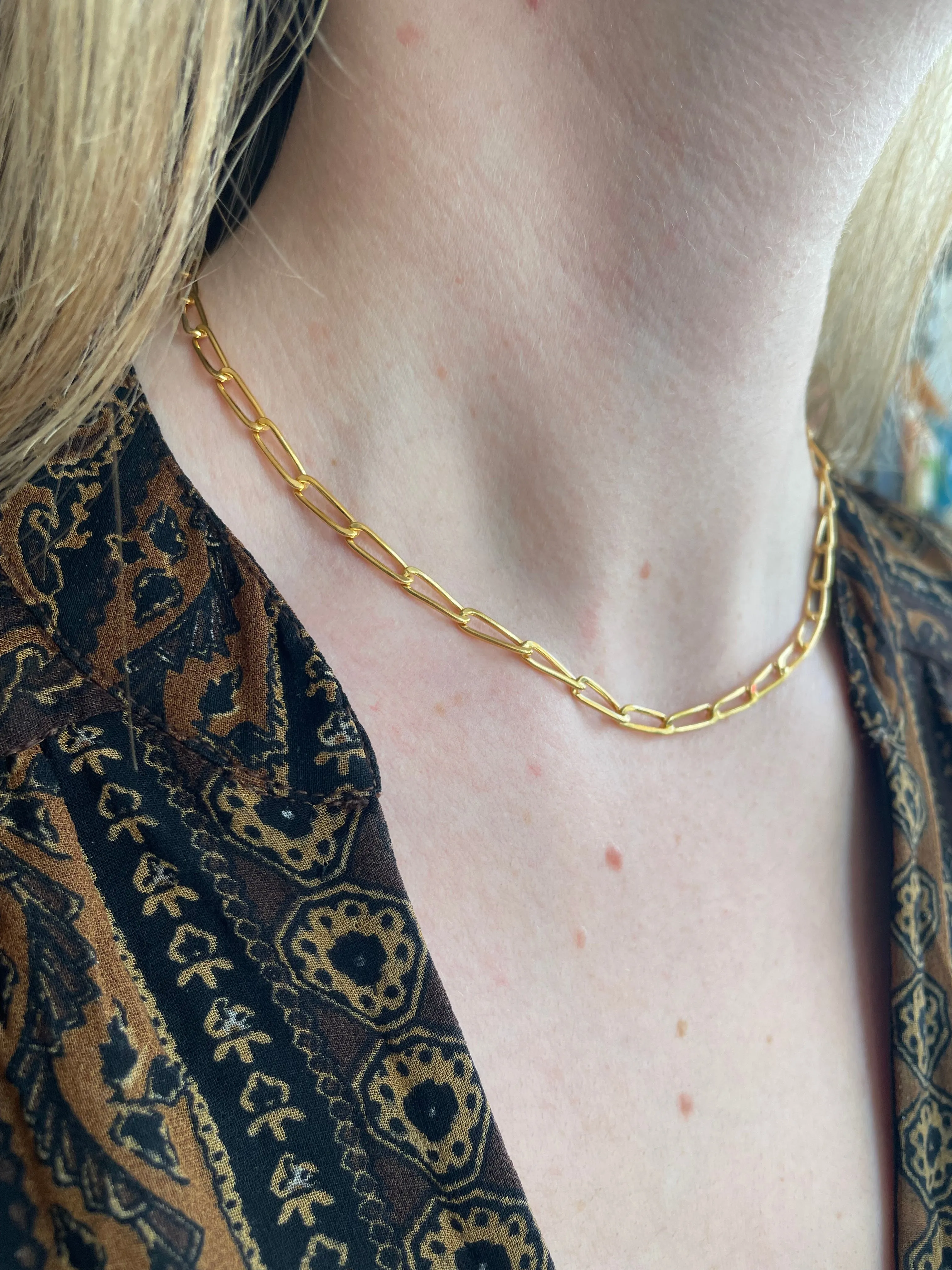 PAPERCLIP CHAIN NECKLACE IN YELLOW GOLD