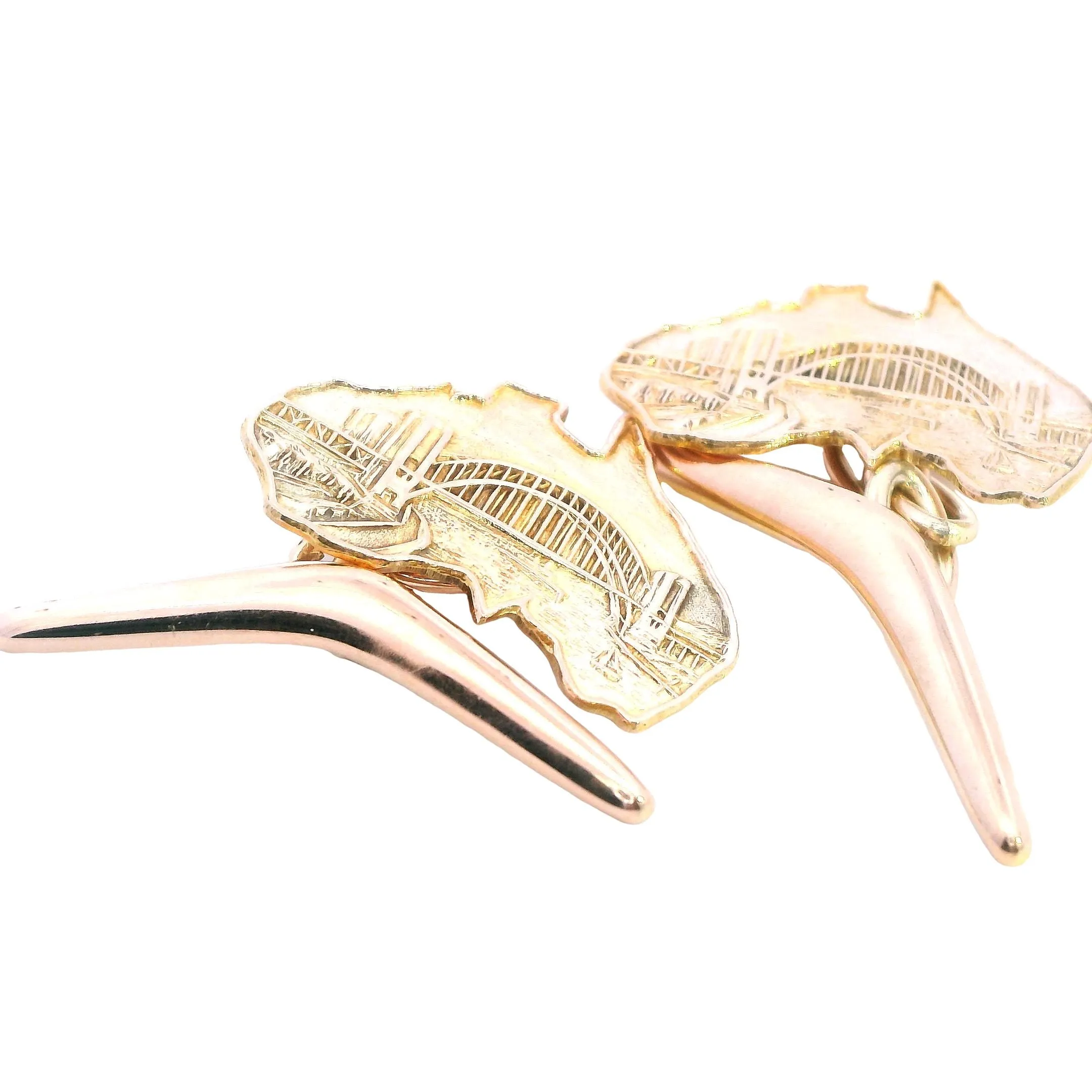 "Exquisite 9ct Yellow Gold Map of Australia and Boomerang Cufflinks"
