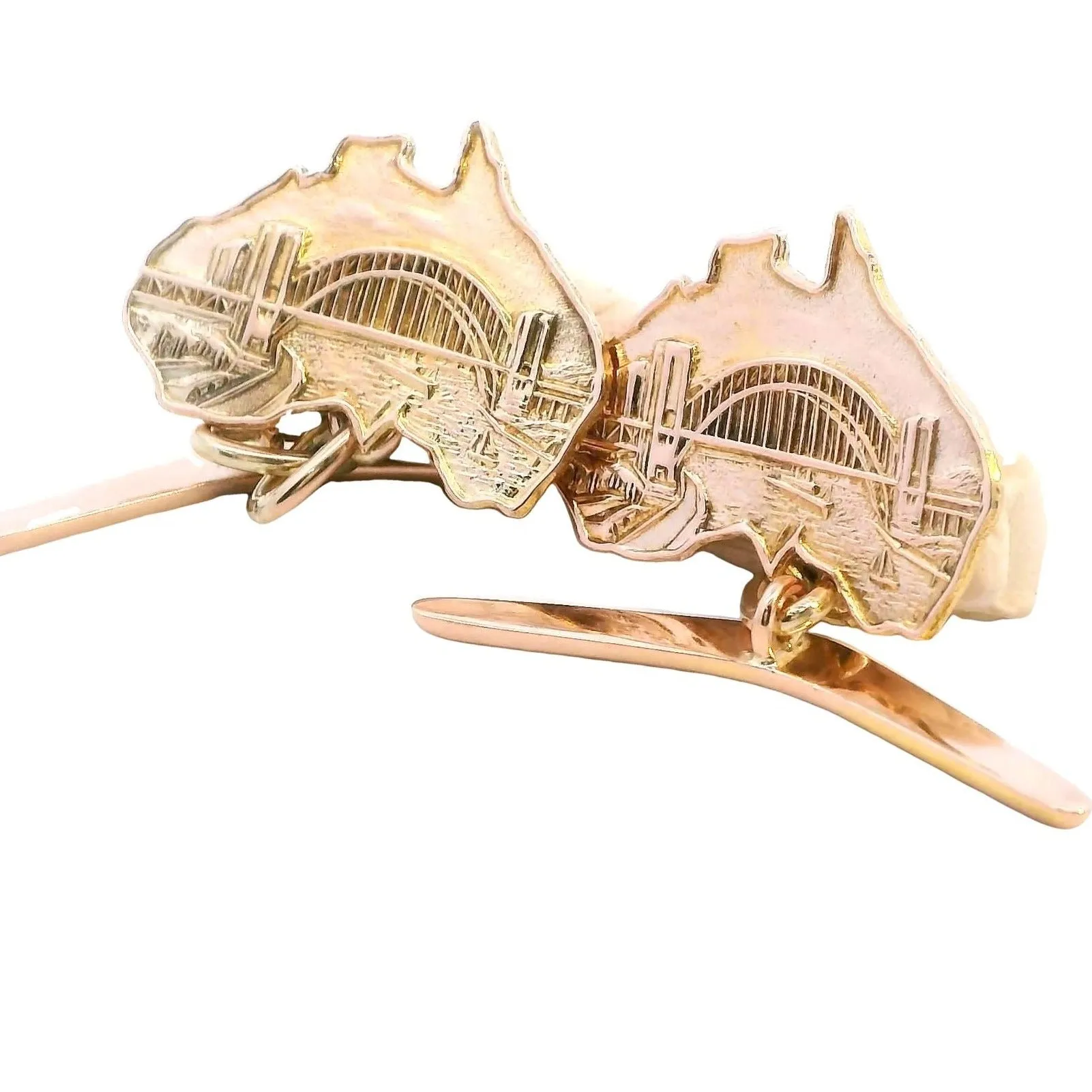 "Exquisite 9ct Yellow Gold Map of Australia and Boomerang Cufflinks"