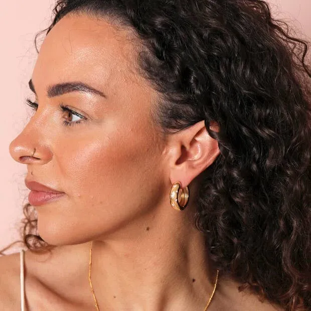 Scattered Crystal Stars Chunky Hoop Earrings in Gold