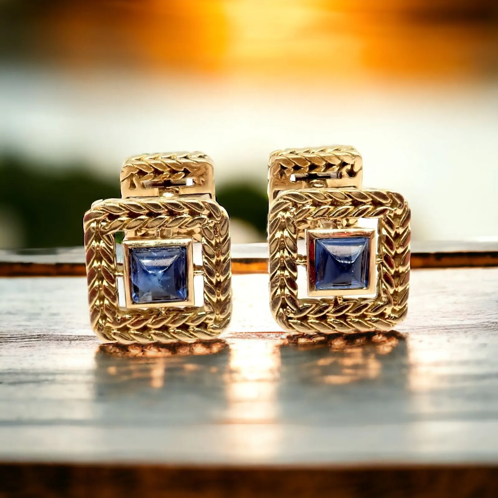 Van Cleef & Arpels 18k Yellow Gold Vintage George L'Enfant Sapphire Cufflinks