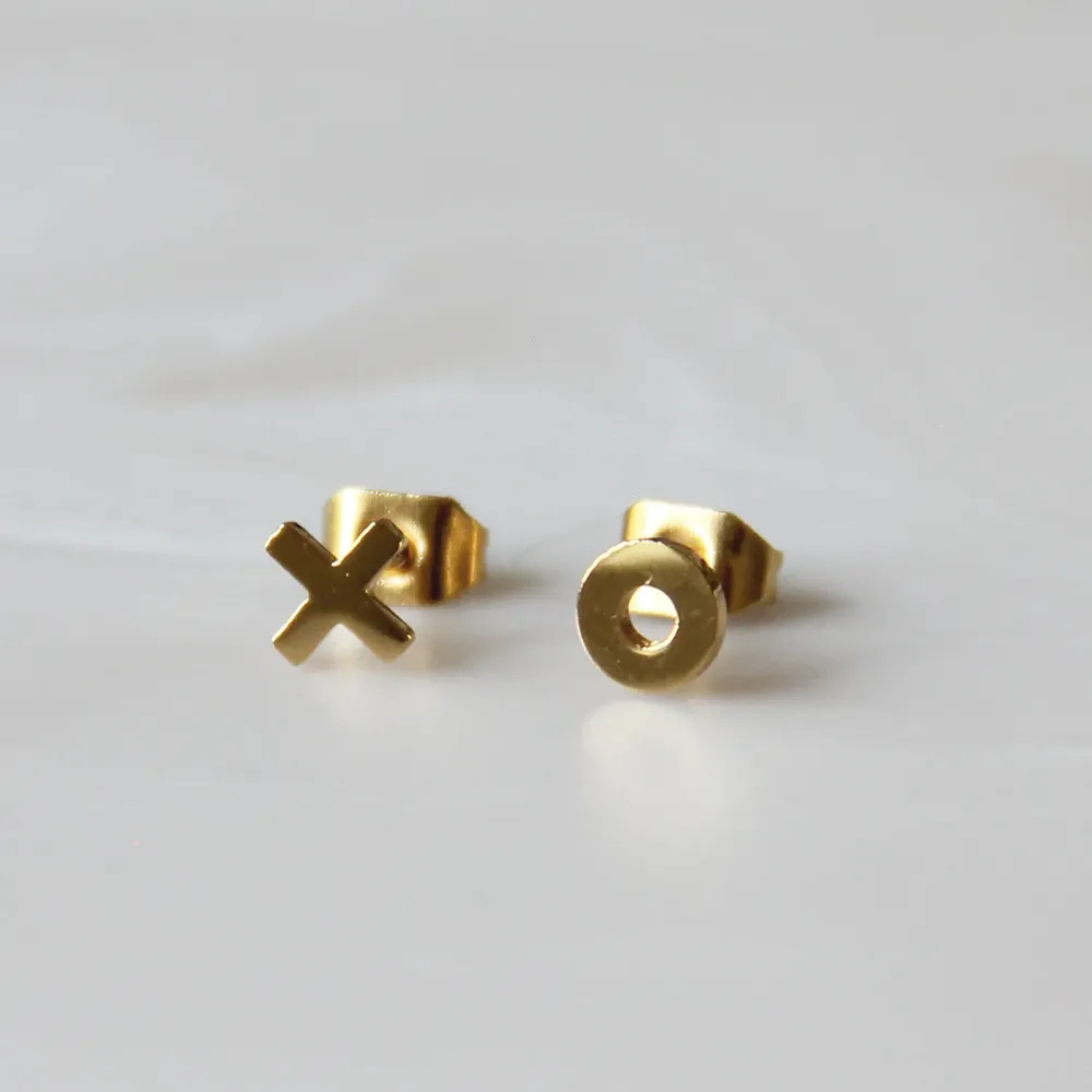 X & O Studs